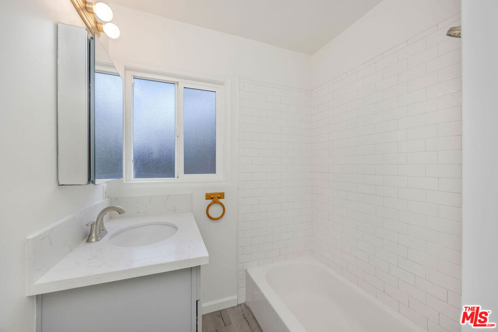 2103 Barclay Street - Photo 7
