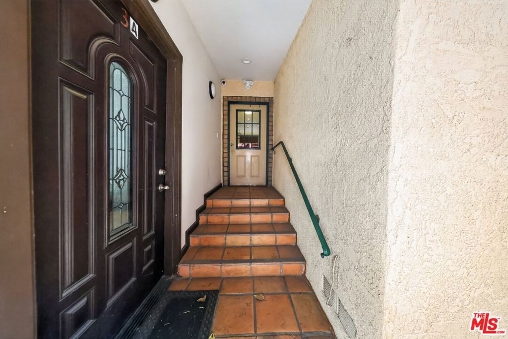9031 Phyllis Avenue - Photo 5