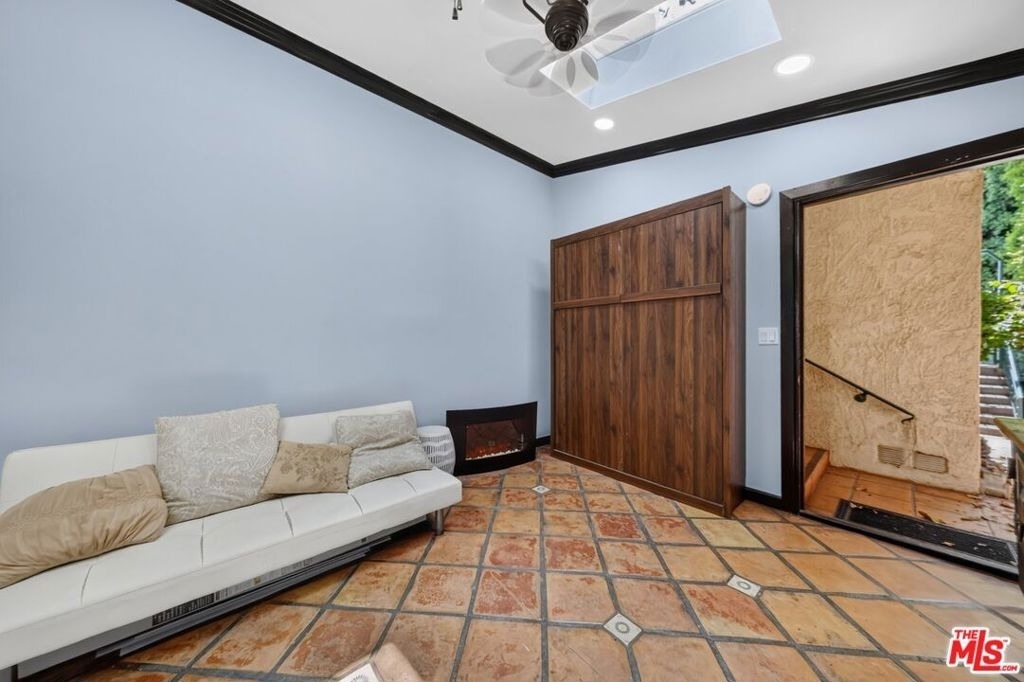9031 Phyllis Avenue - Photo 8