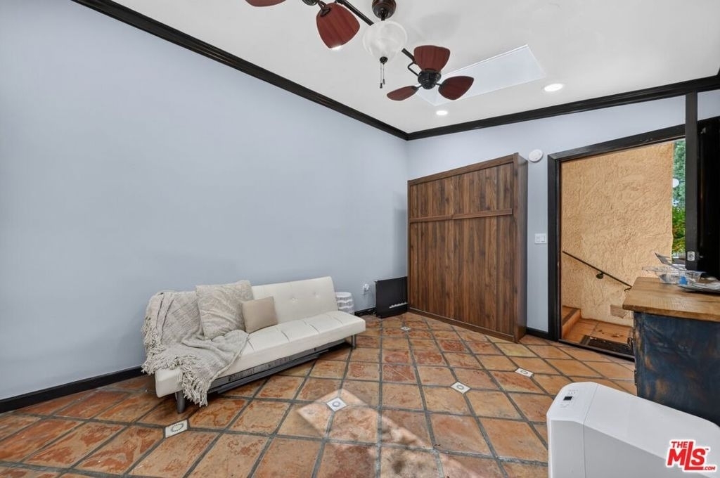 9031 Phyllis Avenue - Photo 10
