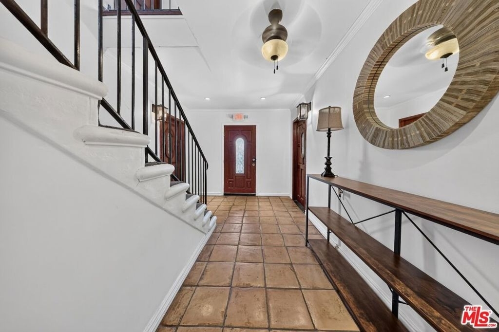 9031 Phyllis Avenue - Photo 4