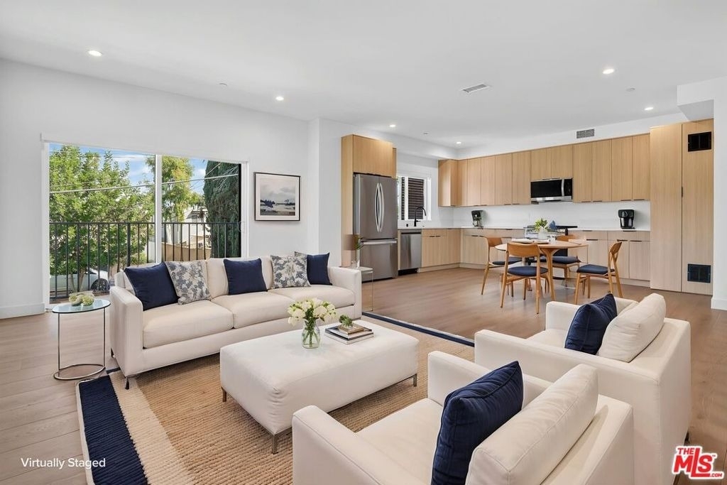 11302 Collins Street - Photo 0