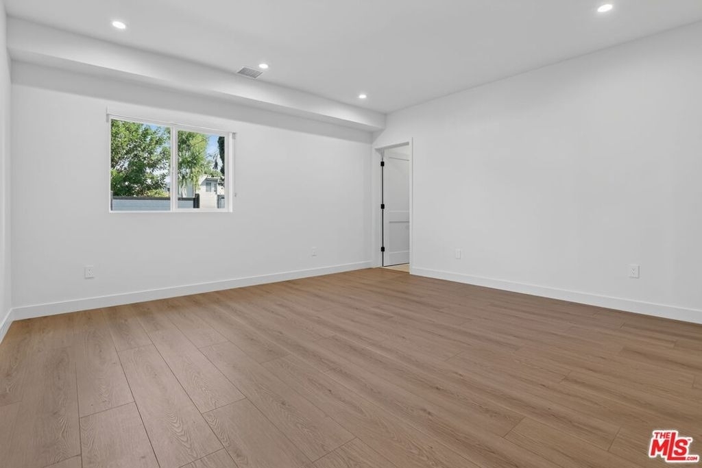 11302 Collins Street - Photo 21