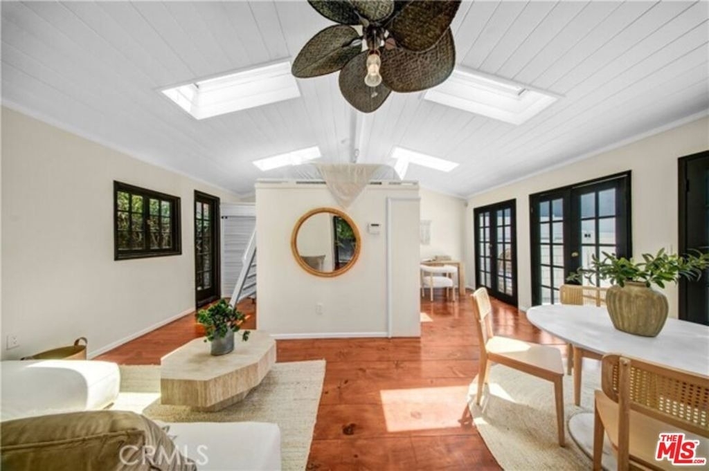 4038 1/2 Denny Avenue - Photo 6