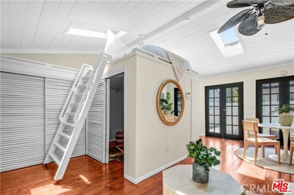4038 1/2 Denny Avenue - Photo 10