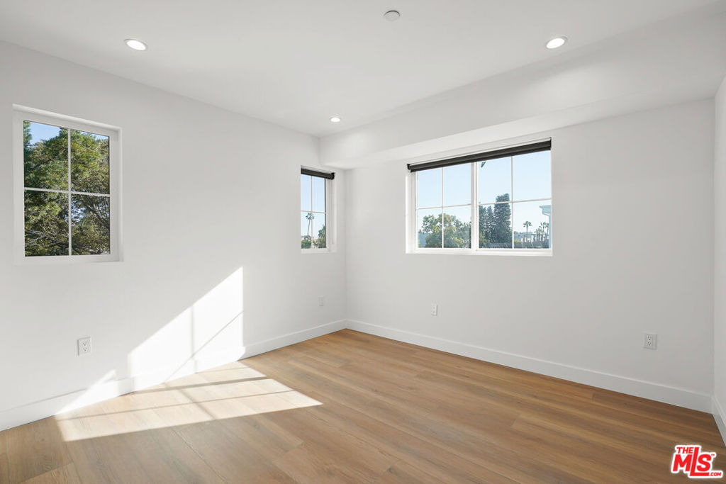 1331 N June Street - Photo 18