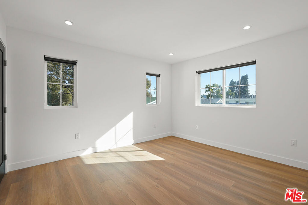 1331 N June Street - Photo 12