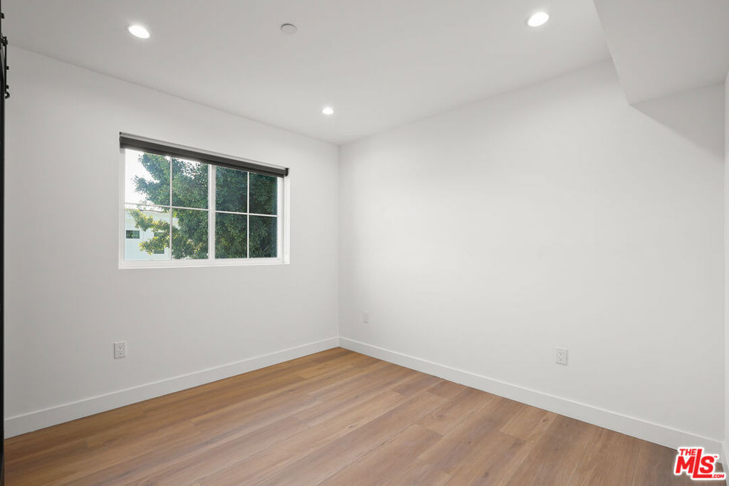 1331 N June Street - Photo 23