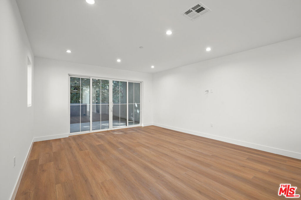 1331 N June Street - Photo 7