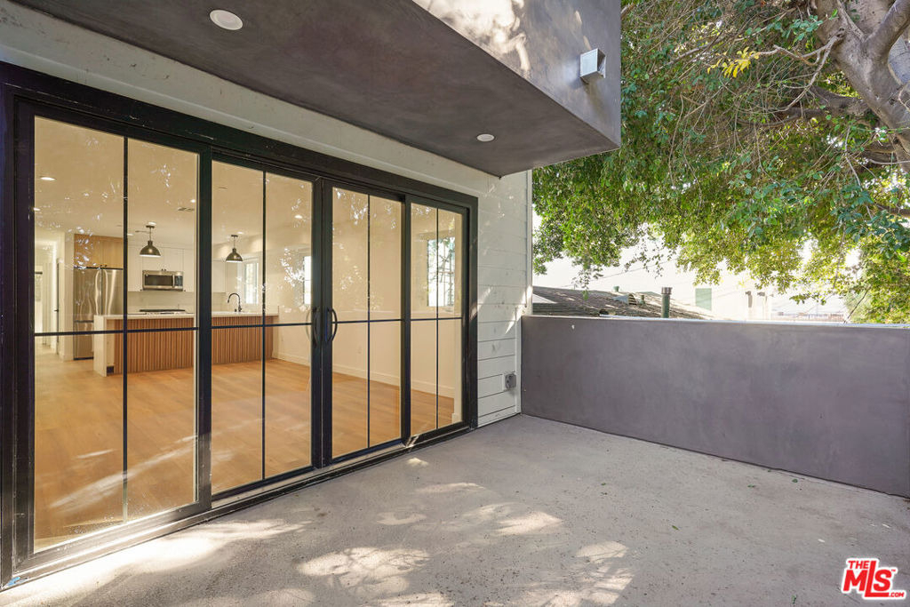 1331 N June Street - Photo 10