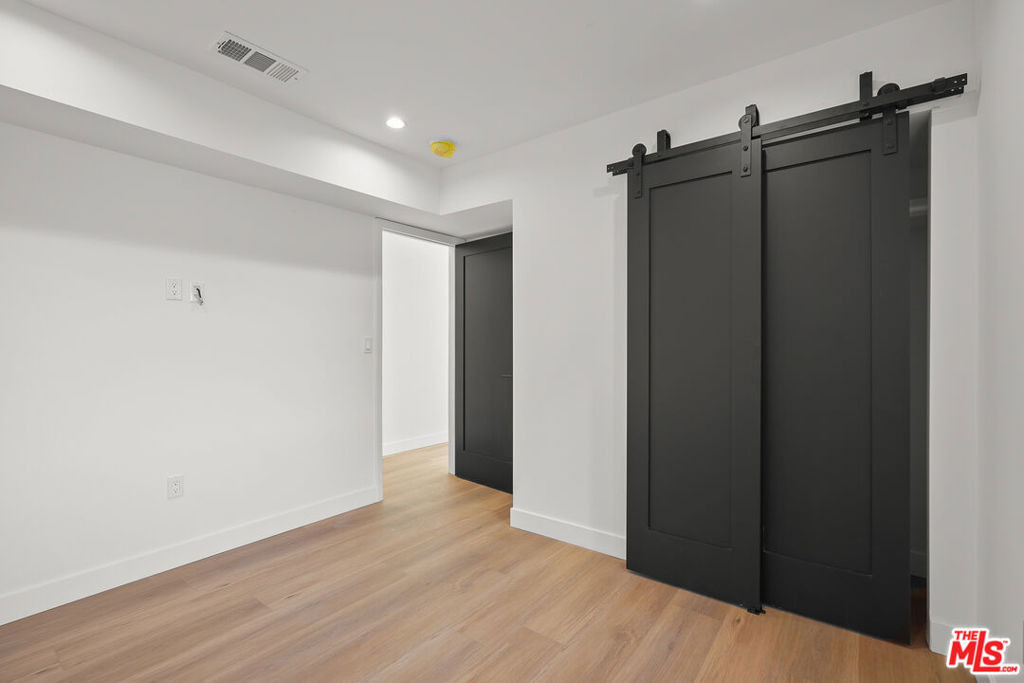 1331 N June Street - Photo 24