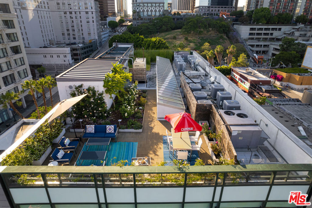 353 S Broadway - Photo 2