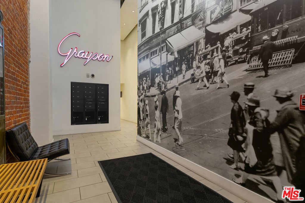 353 S Broadway - Photo 33