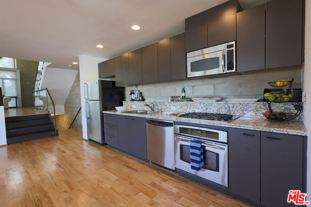 6615 Melrose Avenue - Photo 8