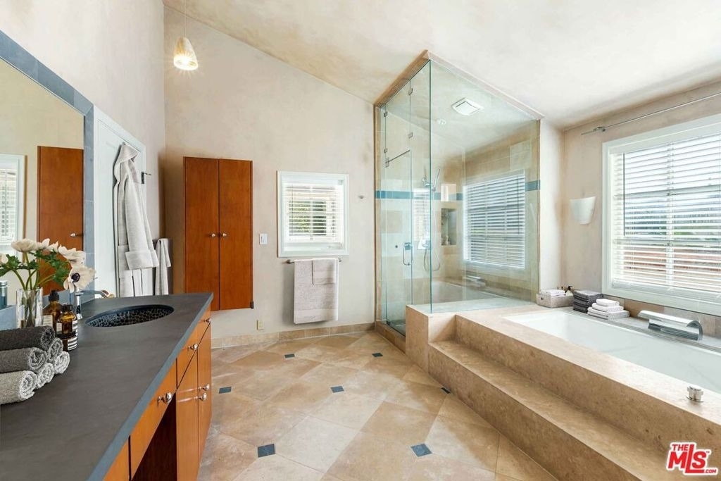 231 14th Street - Photo 25