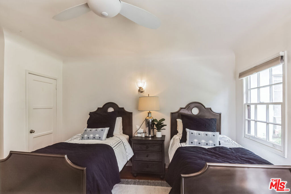 451 Veteran Avenue - Photo 20