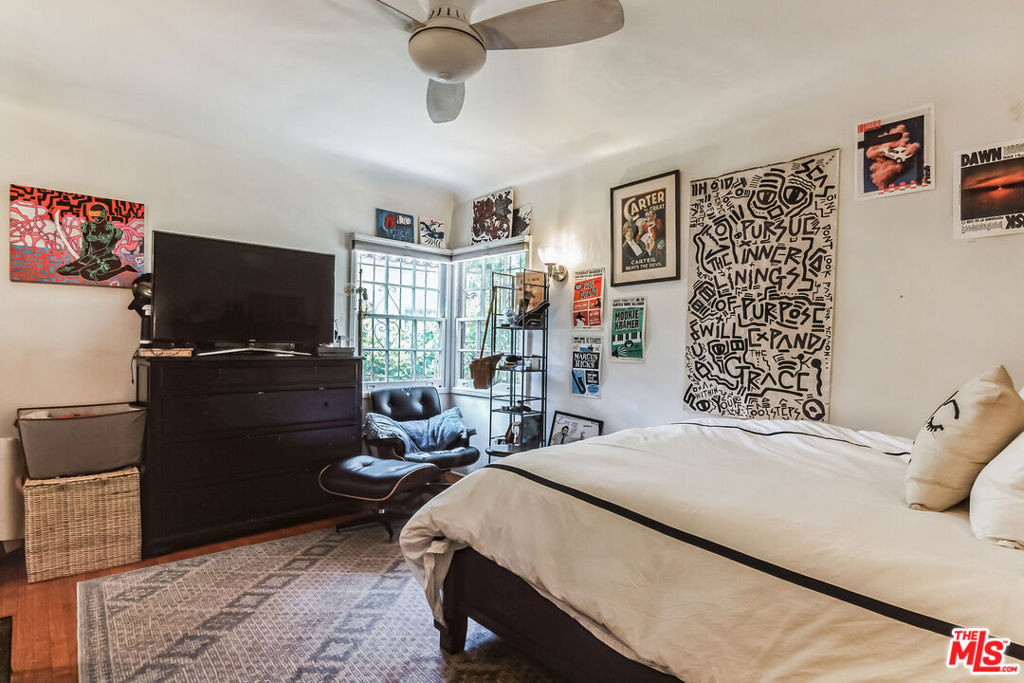 451 Veteran Avenue - Photo 22