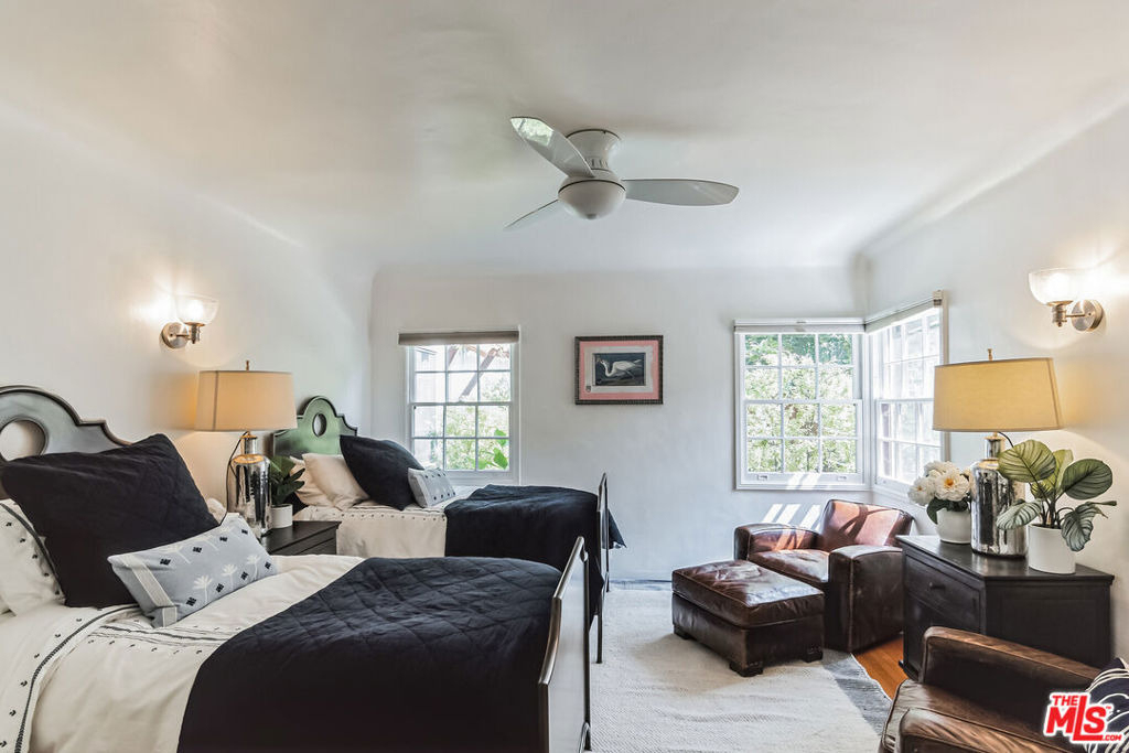 451 Veteran Avenue - Photo 21