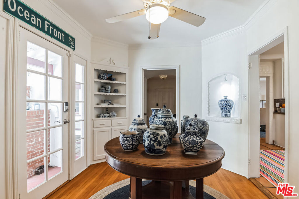 451 Veteran Avenue - Photo 19