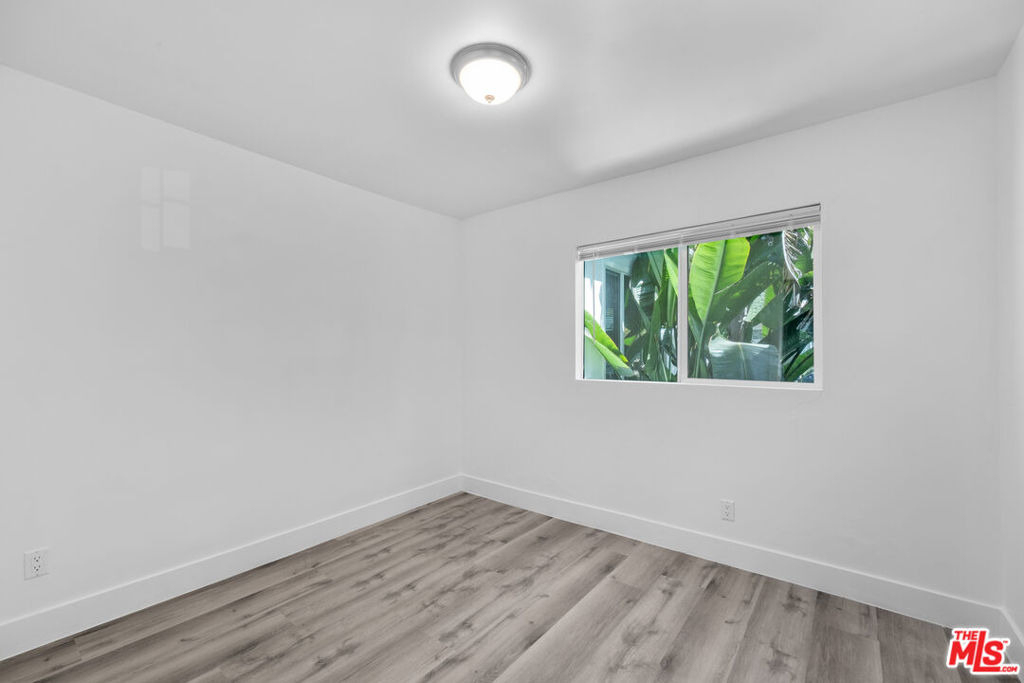 739 Westbourne Drive - Photo 11