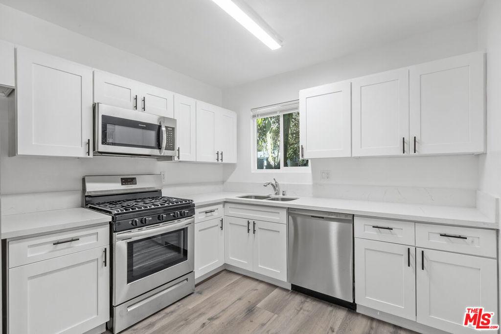 739 Westbourne Drive - Photo 8