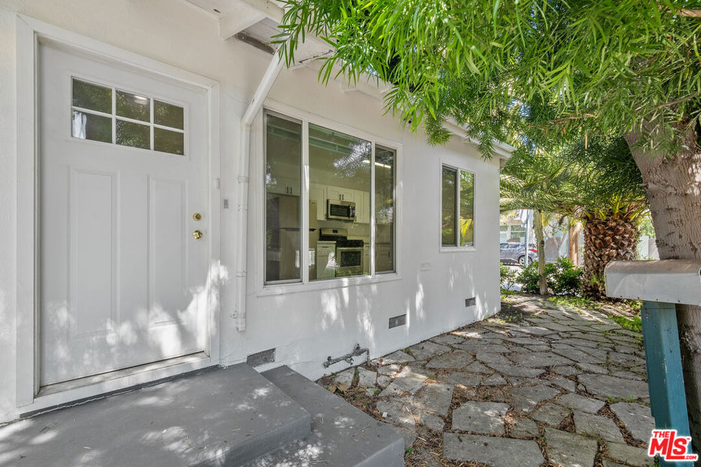 739 Westbourne Drive - Photo 6