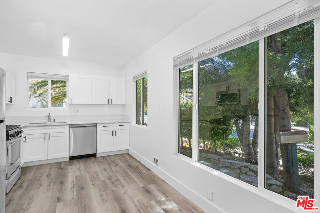 739 Westbourne Drive - Photo 7