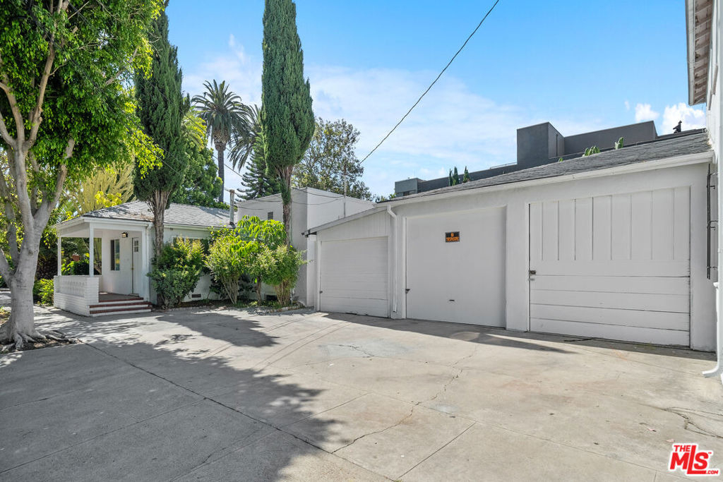 739 Westbourne Drive - Photo 4