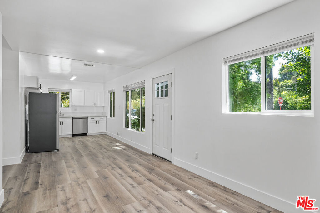 739 Westbourne Drive - Photo 10