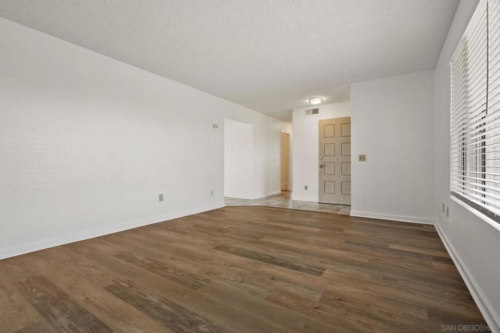 10625 Amantha Ave - Photo 8