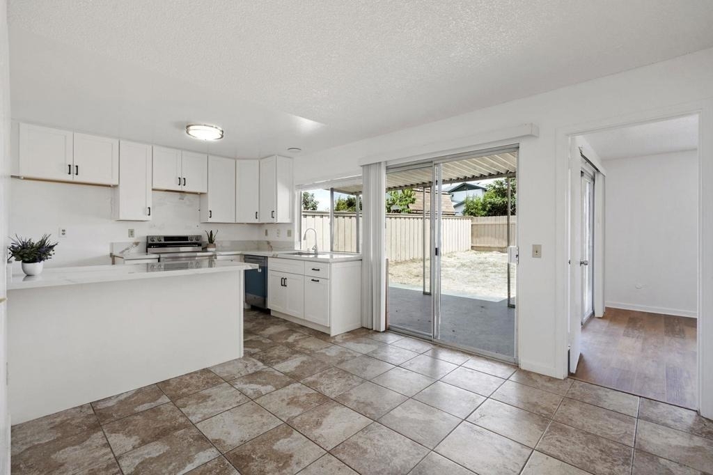 10625 Amantha Ave - Photo 3
