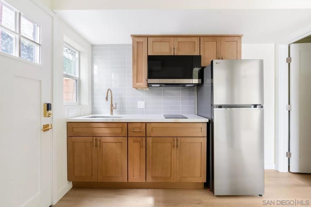 722 E 116th - Photo 0