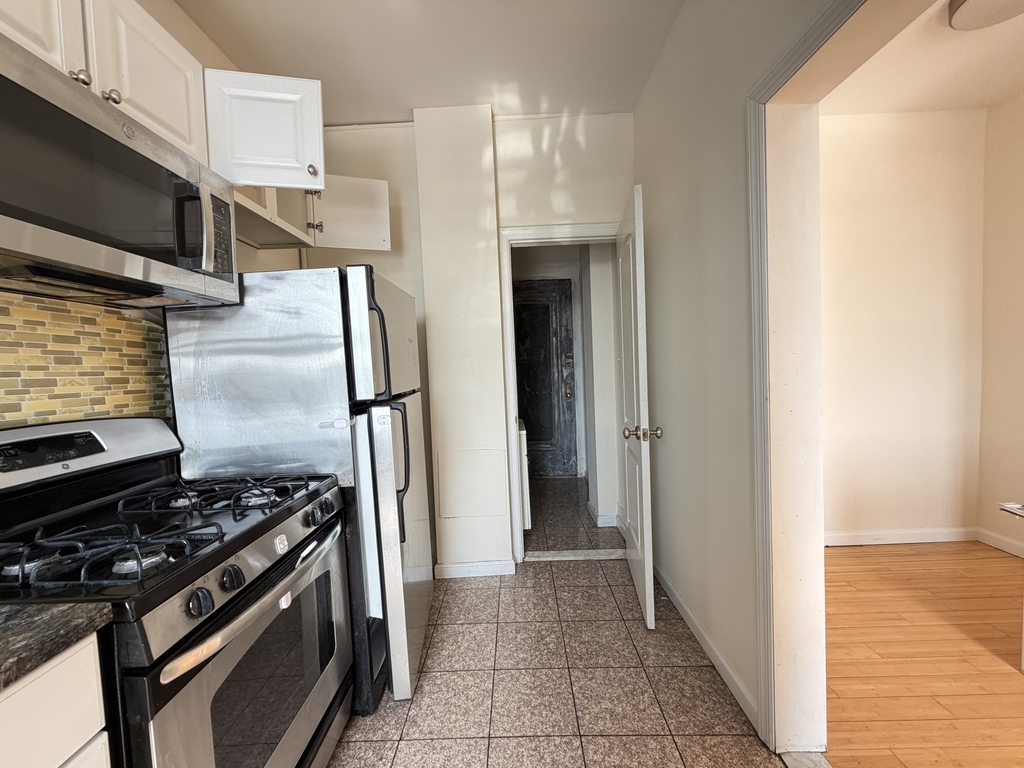 676 Riverside Drive - Photo 6