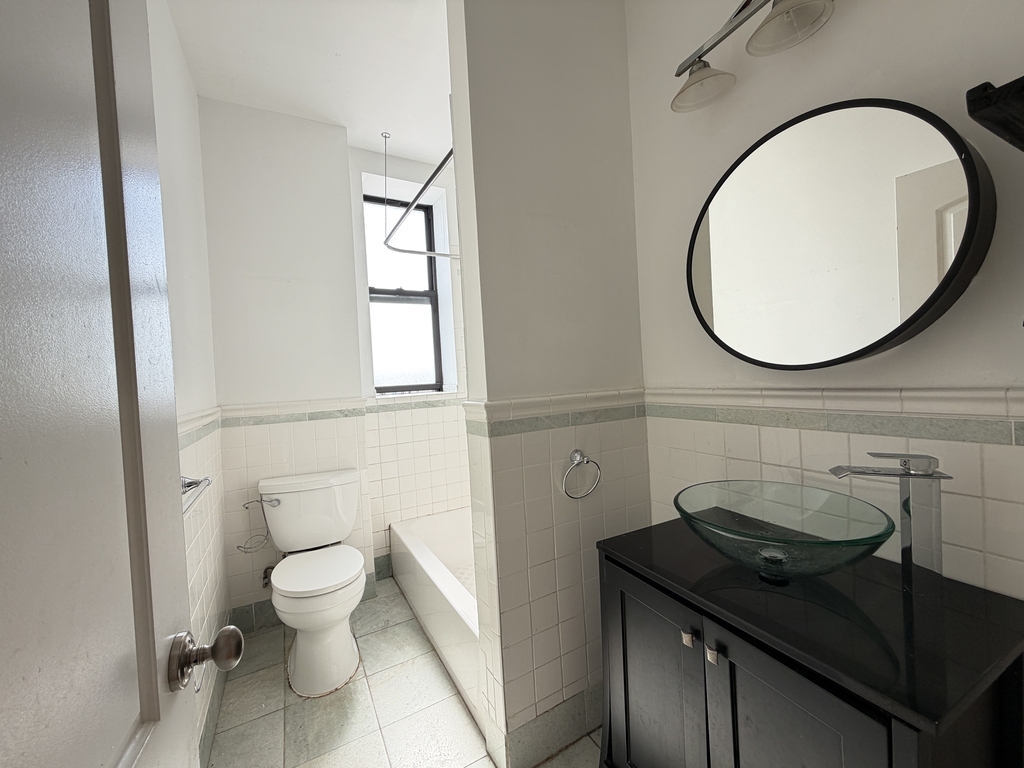 676 Riverside Drive - Photo 8