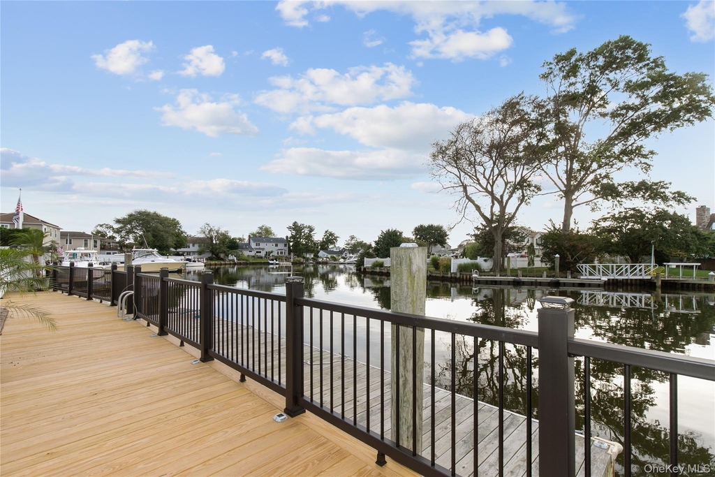 60 Alhambra Road - Photo 2