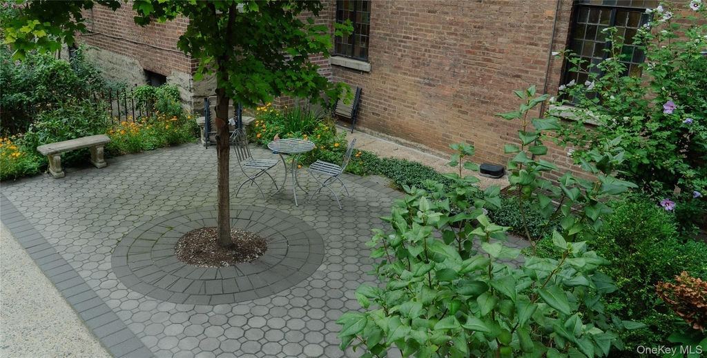 60 W Broad Street - Photo 8