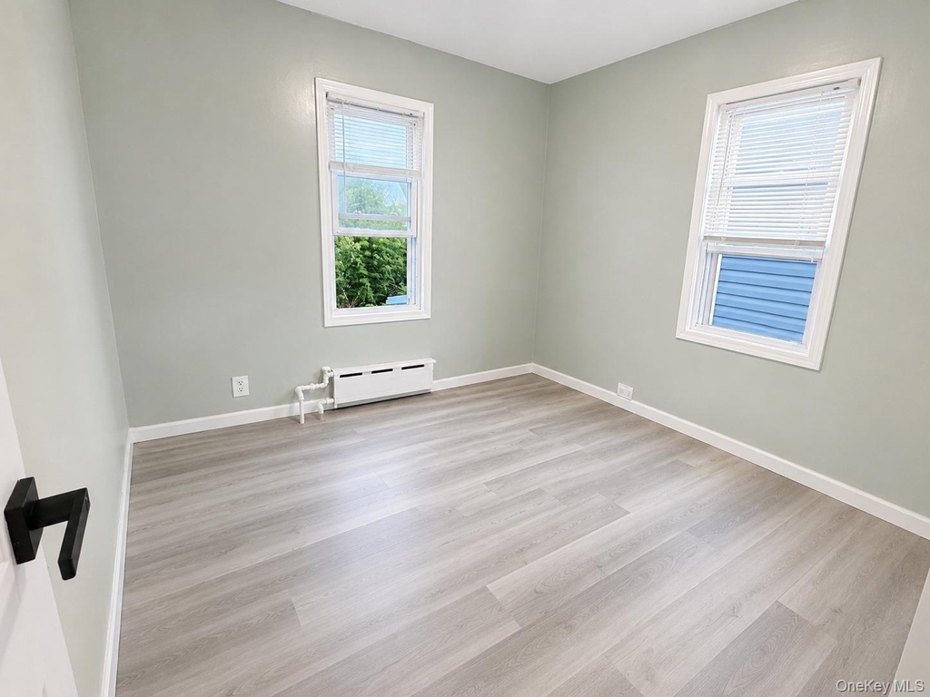 9513 107th Street - Photo 3