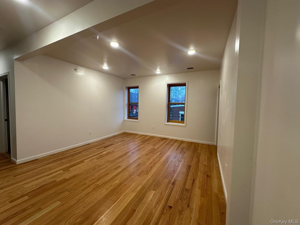 31 Benkard Avenue - Photo 4
