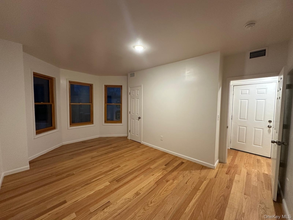 31 Benkard Avenue - Photo 23