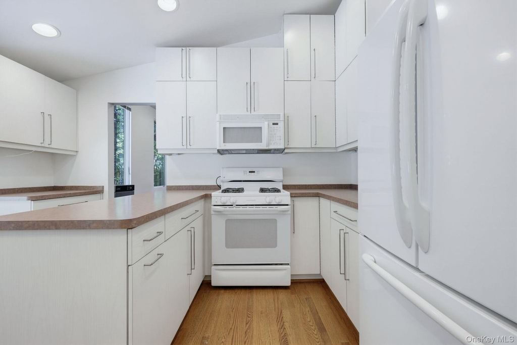 6 Lark Avenue - Photo 14