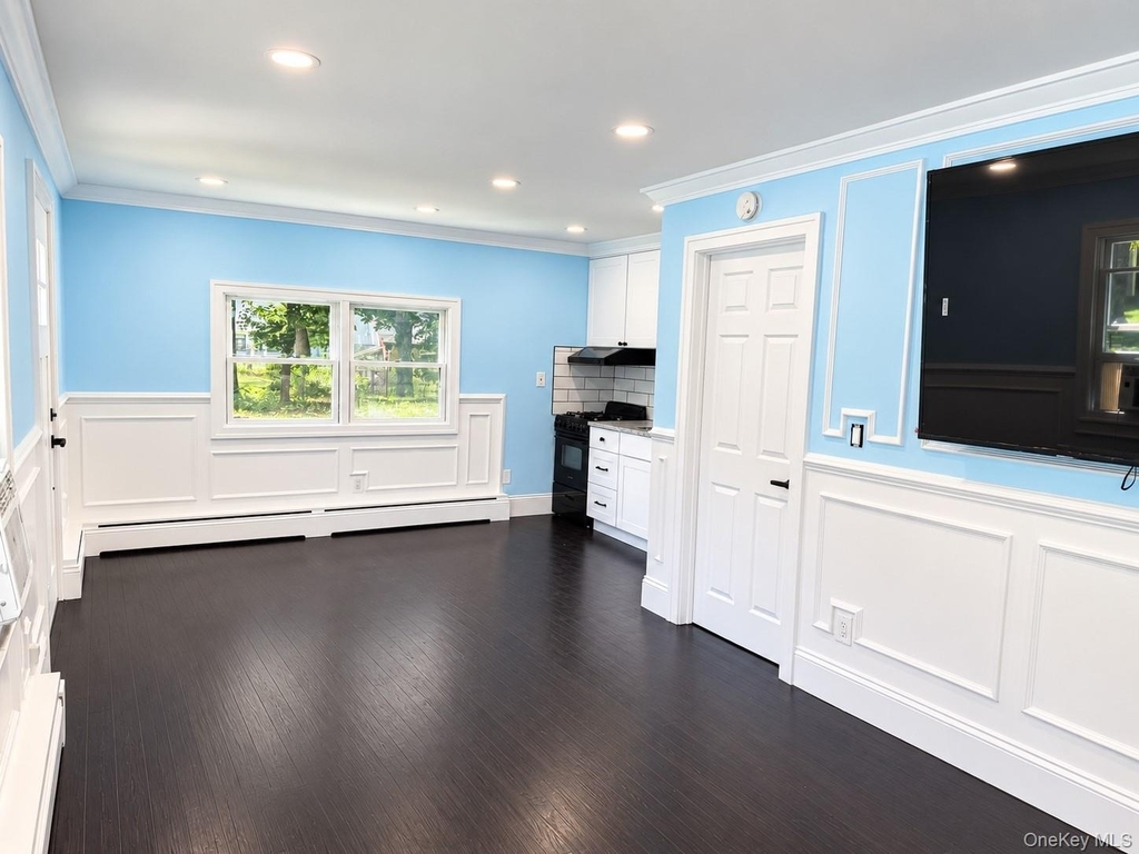 305 Smithtown Boulevard - Photo 4