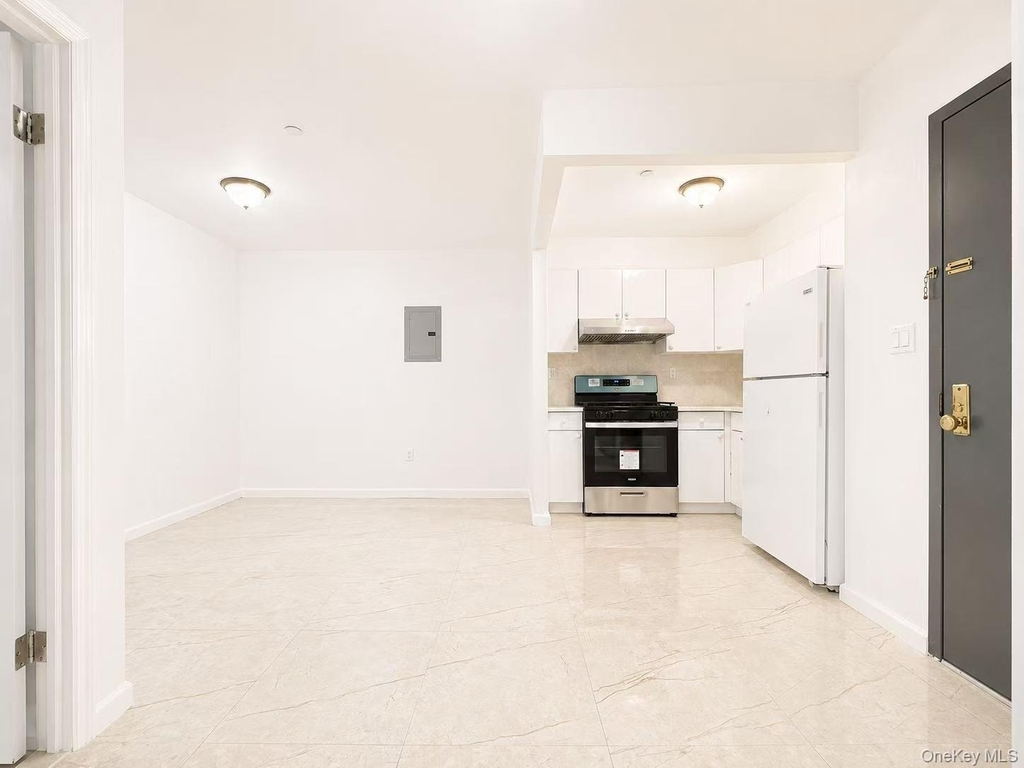90-17 56 Avenue - Photo 1