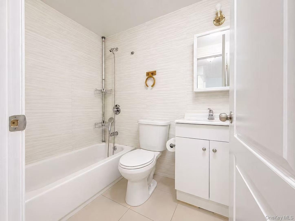 90-17 56 Avenue - Photo 4