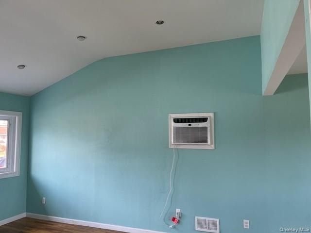 1703 Manatuck Boulevard - Photo 4