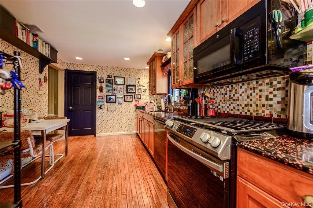 928 Northfield Road - Photo 11