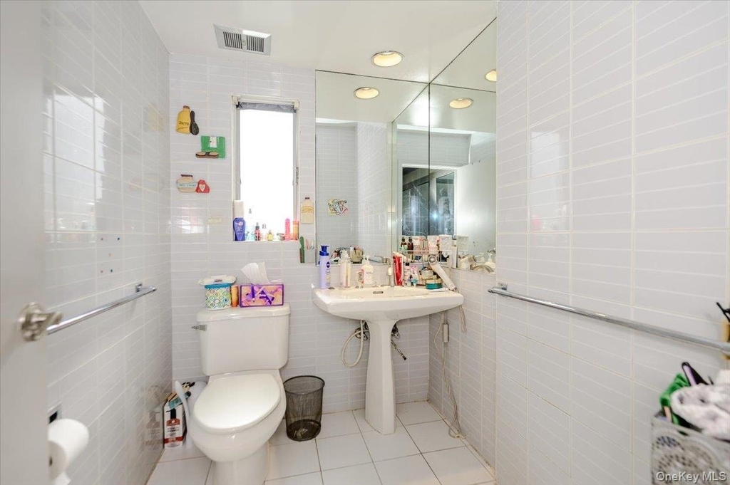 928 Northfield Road - Photo 18
