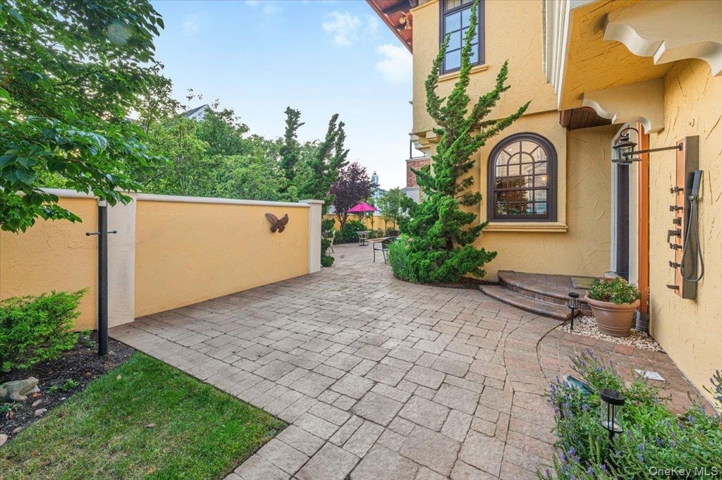 81 Montgomery Boulevard - Photo 37