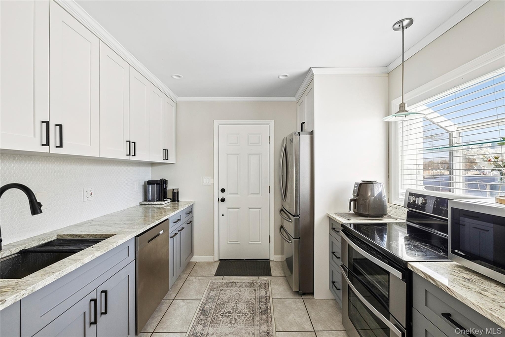 22 Shelter Lane - Photo 5