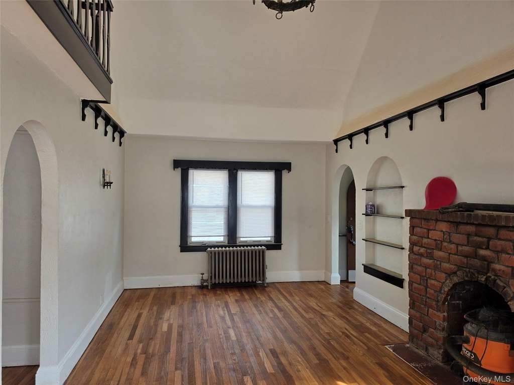 987 Wallace Avenue - Photo 3