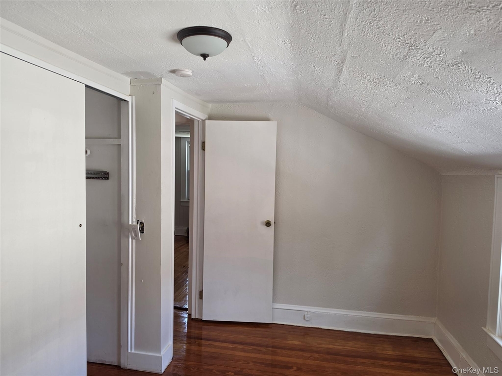 987 Wallace Avenue - Photo 18